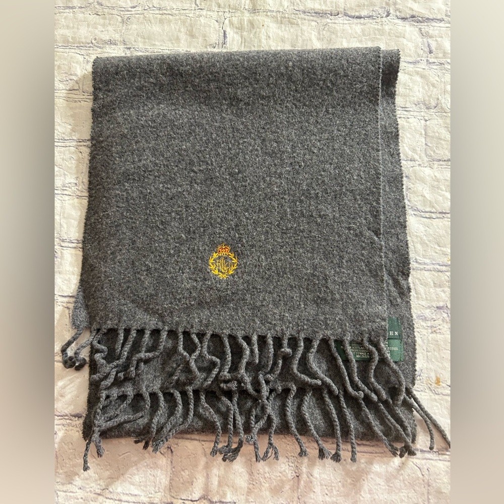 LAUREN RALPH LAUREN GREEN LABEL HEATHER GREY WOOL & NYLON OBLONG CREST SCARF O/S